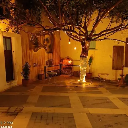 Malama's Maisonette At The Historic Center