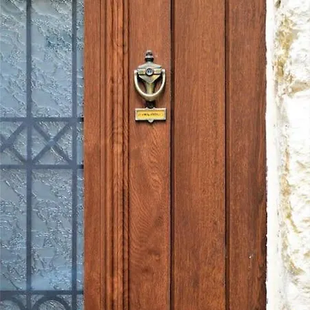 Apartment Malama's Maisonette At The Historic Center *