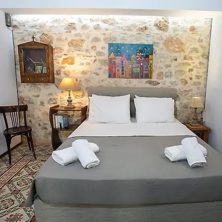 Apartment Malama's Maisonette At The Historic Center