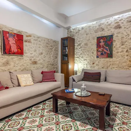 Malama's Maisonette At The Historic Center Apartment
