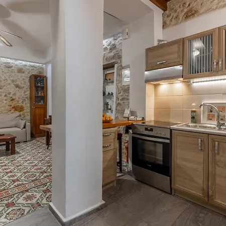 Malama's Maisonette At The Historic Center *